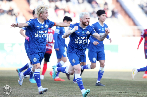 충남아산FC 경기 모습