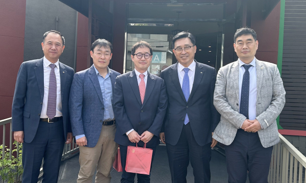 LA총영사관 부총영사 간담회 사진  * 한국농수산식품유통공사 김춘진 사장(우측2번째), LA총영사관 권성환 부총영사(우측3번째)