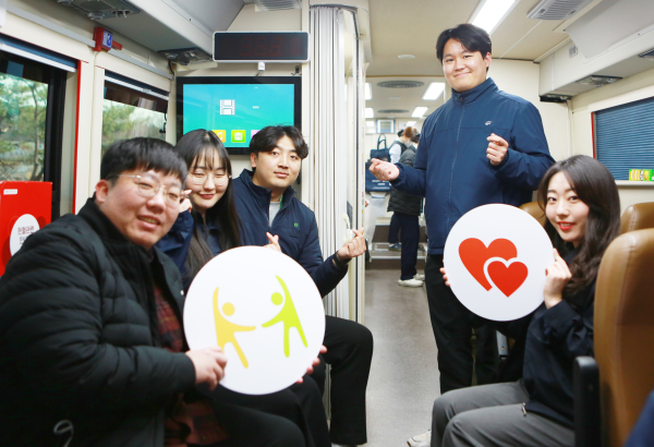 13일, 대전교통공사 MZ세대 직원들이 사랑의 헌혈 행사에 동참하고 있다