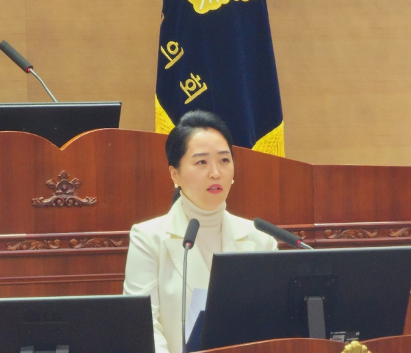 5분 발언을 하는 이지원 의원/박동혁 기자