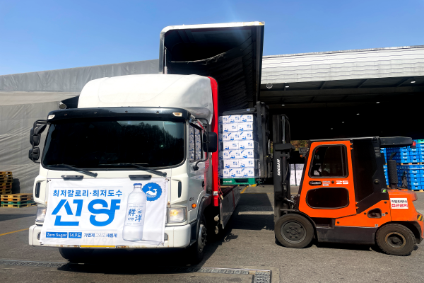 맥키스컴퍼니, 소주 신제품 ‘선양’ 출고 모습