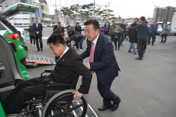 최재구 예산군수 특별교통수단 차량 점검 모습