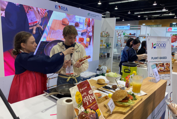 애너하임 국제식품박람회 한국관 현장 시식