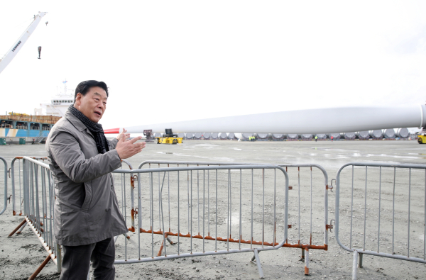 지난 15일 영국 험버 지역의 해상풍력 클러스터 현장을 방문한 가세로 군수.