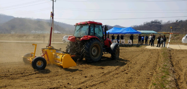 레이저 균평 작업 연시회 개최