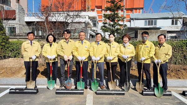 제78회 식목일을 기념해 '지구를 살리는 날'인 식목일을 기념행사 단체사진