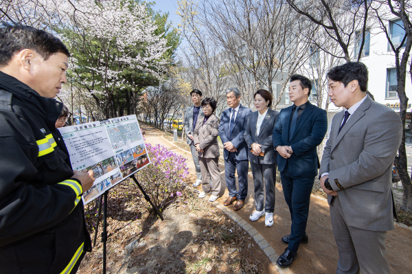 그린메디컬 스트리트 조성사업과 타임월드 일원 보행환경 개선사업 현장점검 모습