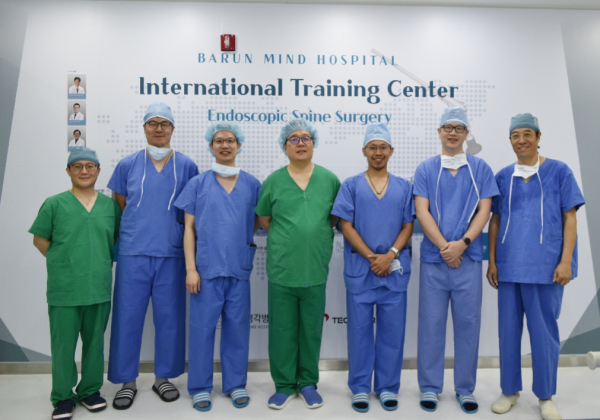 대만 의료진 대상 '척추 내시경 수술' 방문 연수 단체사진