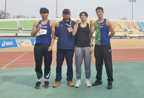 좌측부터 육상선수단 윤서준, 박창규(육상감독), 배정안, 한두현