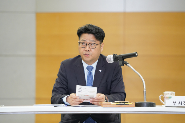 31일 시청 대회의실에서 ‘2023년 청렴시책 보고회’를 진행하고 있다.