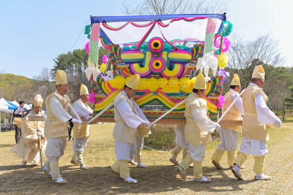 나래원 꽃상여 운구서비스 시연 모습