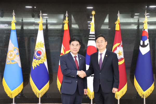 이응우 시장, 신범철 국방부차관