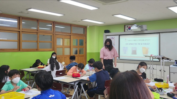 세종시 학생들이 약물 남용 예방 교육에 참여하고 있다.