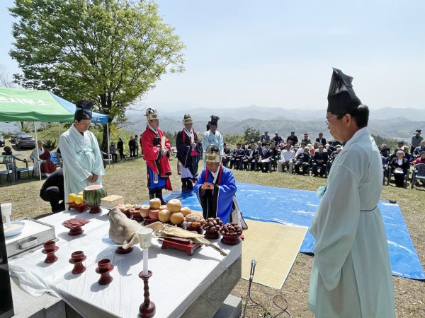 스무 번째 두릉윤성 백제 부흥군 위령제 봉행 모습
