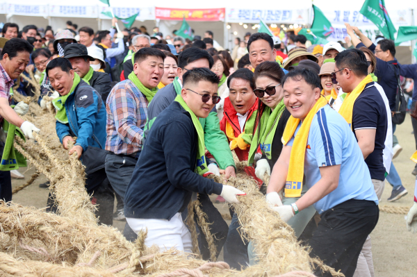 기지시줄다리기 본식행사 참여 모습