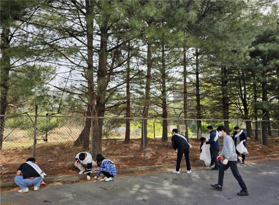수처리팀, 산업단지 내 쓰레기 수거활동 및 시설 정리활동 진행 모습