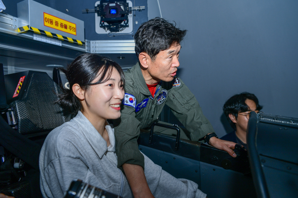 비행 시뮬 체험 모습