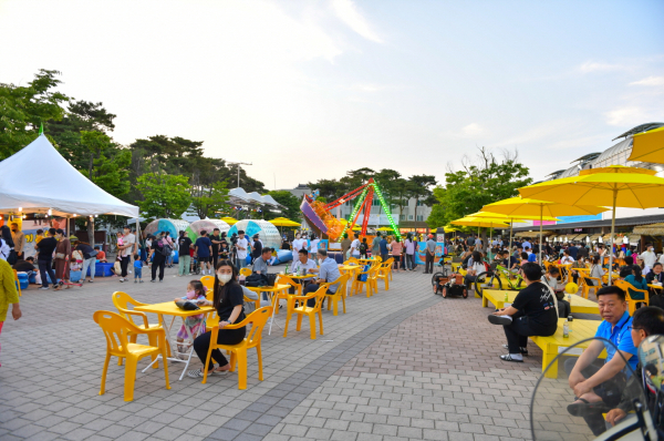 공주산성시장 밤마실 야시장 모습