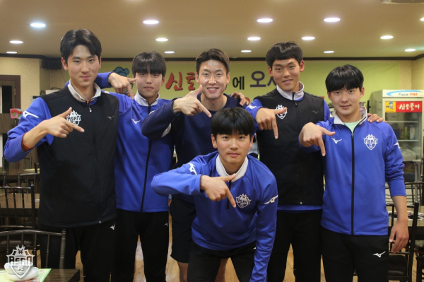 충남아산FC 송승민 선수가 유스팀 선수들과 특별한 시간 가졌다.