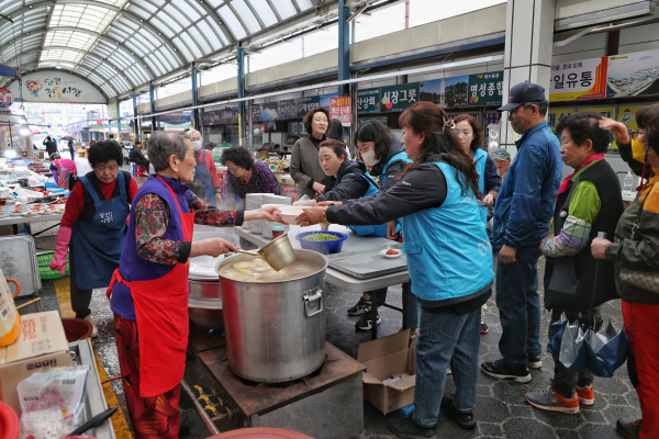 지난 29일 당진시장 토요장터 모습