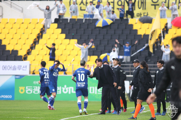 충남아산FC 경기 모습