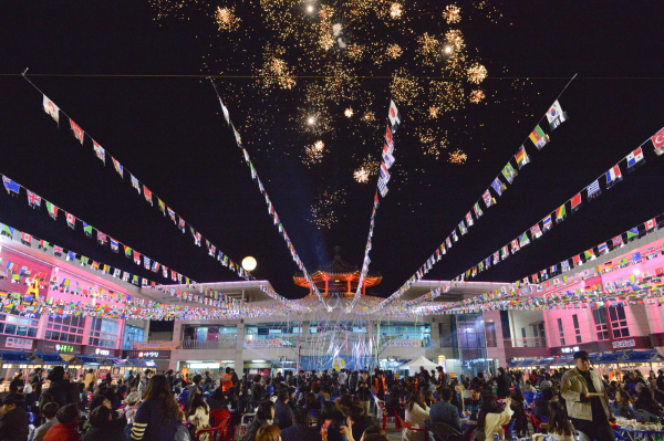 지난해 백마강달밤야시장 모습