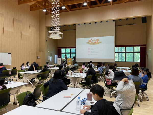 지난해 환경성질환 컨설팅 행사 특강사진