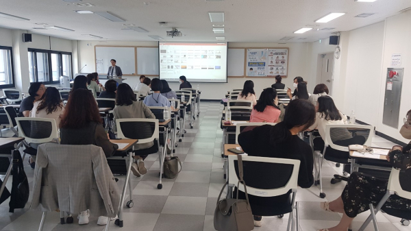 학습지원대상학생의 기초학력 보장을 위한 학습 상담 및 코칭 역량 강화 연수 진행 모습