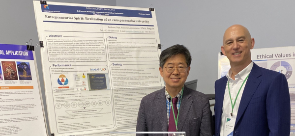 한밭대학교 최종인 교수와 미네르바대학 마이크 매기 총장