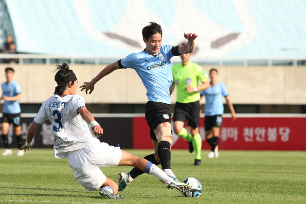 천안과 아산 경기 진행 장면/한국프로축구연맹 제공