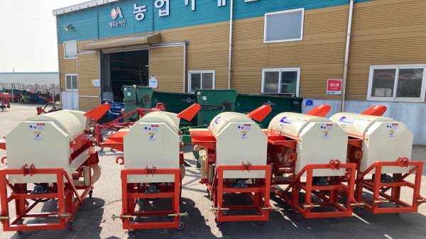 올해 확보한 콩탈곡기