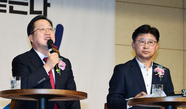 (왼쪽부터)이장우 대전시장, 최충규 대덕구청장.