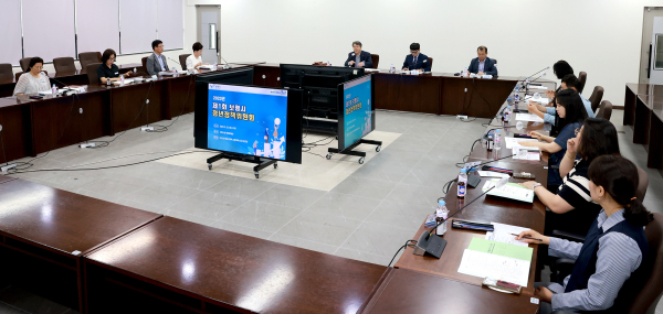 23일 시청 중회의실에서 올해 첫 청년정책위원회 개최 모습