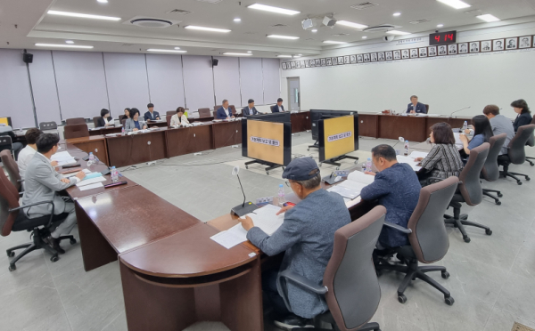 인구정책위원회 회의 사진