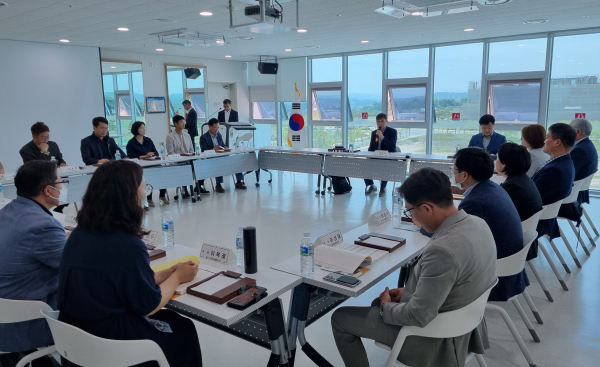 공약이행평가단 회의 모습