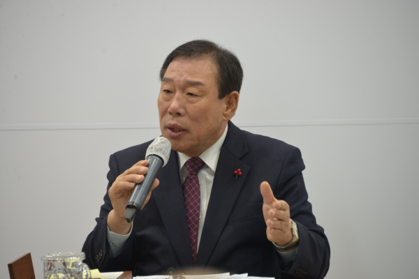 간담회 하는 최민호 세종시장