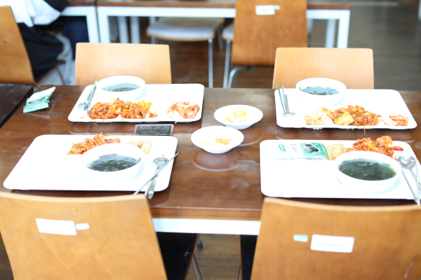 아침 식사 (백반 모습)