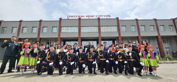 충남도는 몽골 국방부와 ‘기후변화 공동대응 교류협력’ 업무협약 체결 후 단체사진