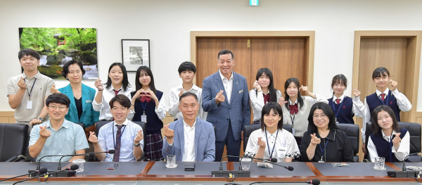 공주사대부중-일본리츠메이칸 모리아먀중 국제교류 프로그램 참가 단체사진