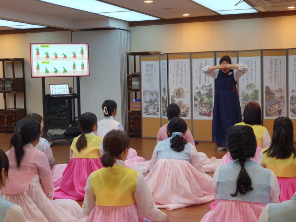 한국효문화진흥원 연계 효교육 교원 역량 강화 연수 진행 모습