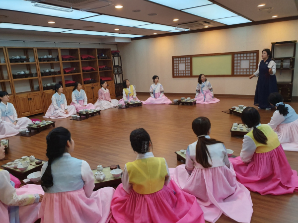 한국효문화진흥원 효문화교육관에서 효교육 교원 역량강화 연수 실시 모습