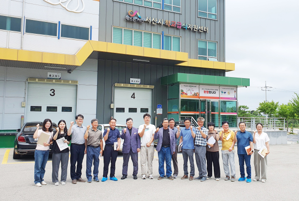 지난 6월 충북 제천시 학교급식 관계자들이 서산시학교급식지원센터를 방문했다