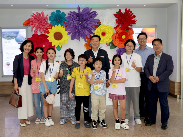 지난 10일 태안군청을 찾은 ‘한·베’ 가정 자녀들.