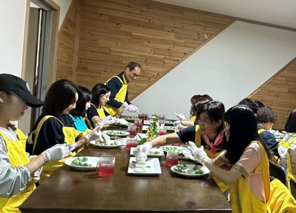 국립소록도병원 종사자 대상 산림복지 서비스 제공 장면