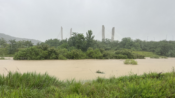 집중호우에 따른 합강캠핑장 인근 하천 수위 상승