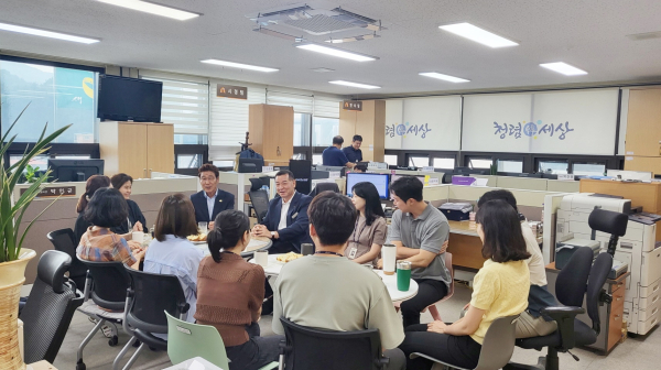 최원철 시장 부서방문 소통간담회 진행 모습