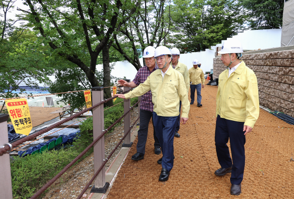 설동호 교육감 집중호우 관련 현장점검 모습