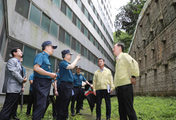 대덕구 소재 00아파트 주변 옹벽 점검