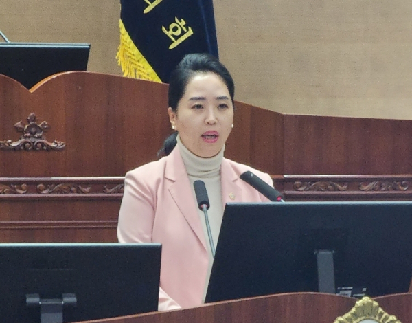 5분 발언을 하는 이지원 의원/박동혁 기자