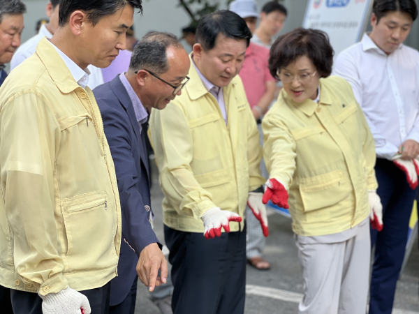 정림동 우성아파트 침수 방지시설 설치 현장 점검 장면